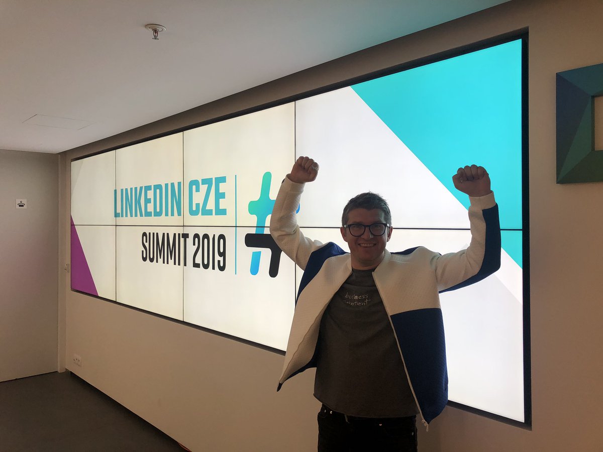 SharasShare's tweet photo. #linkedinsummit happening https://t.co/YiWItHtj1P