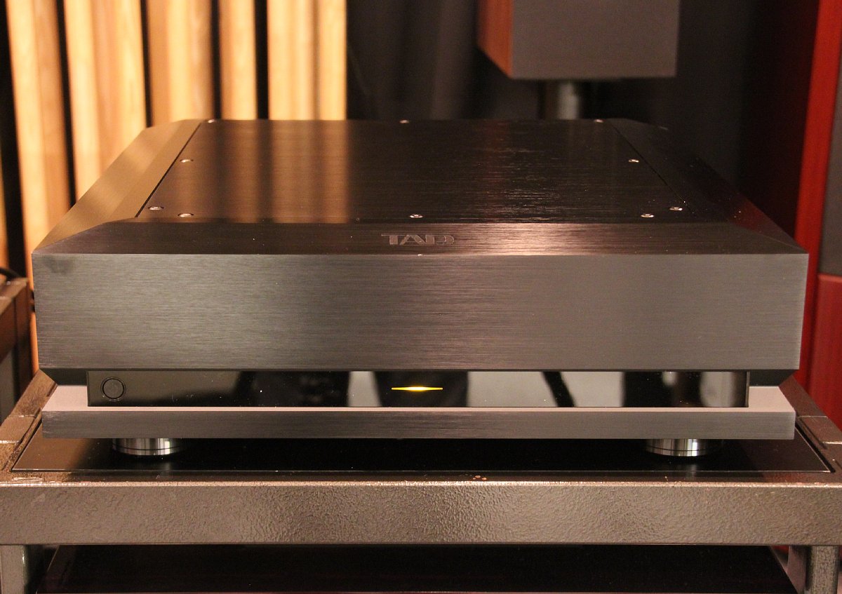 audiounion_ab's tweet photo. 【期間限定 展示中】
#TAD #E1TX #M1000 #スピーカー&パワーアンプ
革新的な技術も取り入れたEvolutionシリーズの期待の新製品です。
※期間限定の展示ですのでご来店の際は予めお問い合わせください。 https://t.co/zoZgrYMF6p