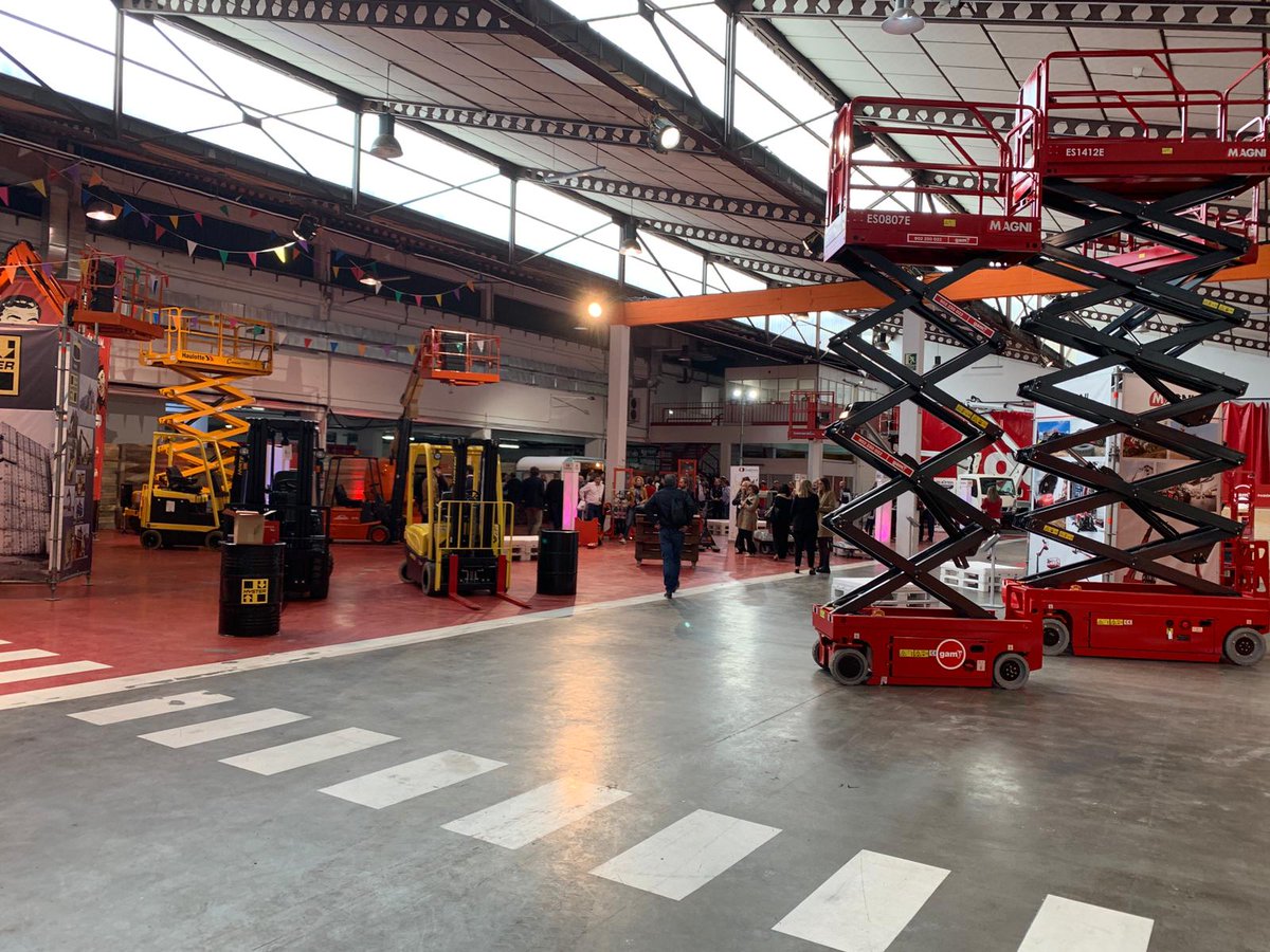ClemVE's tweet photo. CLEM en la presentación de @GAM_Maquinaria en su #GAMPartnersDay, donde vamos a ver toda la nueva gama de productos de sus marcas
@HysterEurope, @PMOilSteelSpA, @Magni_TH y @BraviPlatforms https://t.co/5mMhmQugI0