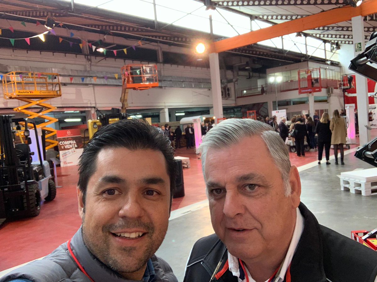 ClemVE's tweet photo. Con el gran Iñaki Urbieta, un clásico de @GAM_Maquinaria y las #plataformaselevadoras en el #GAMPartnersDay
#plataformasarticuladas #plataformasdetijera #saleofliftplatforms #liftplatforms #rentliftplatforms #scissorsplatforms #trabajoenaltura #trabajoenalturas #boomlift https://t.co/x8ucUix7W1
