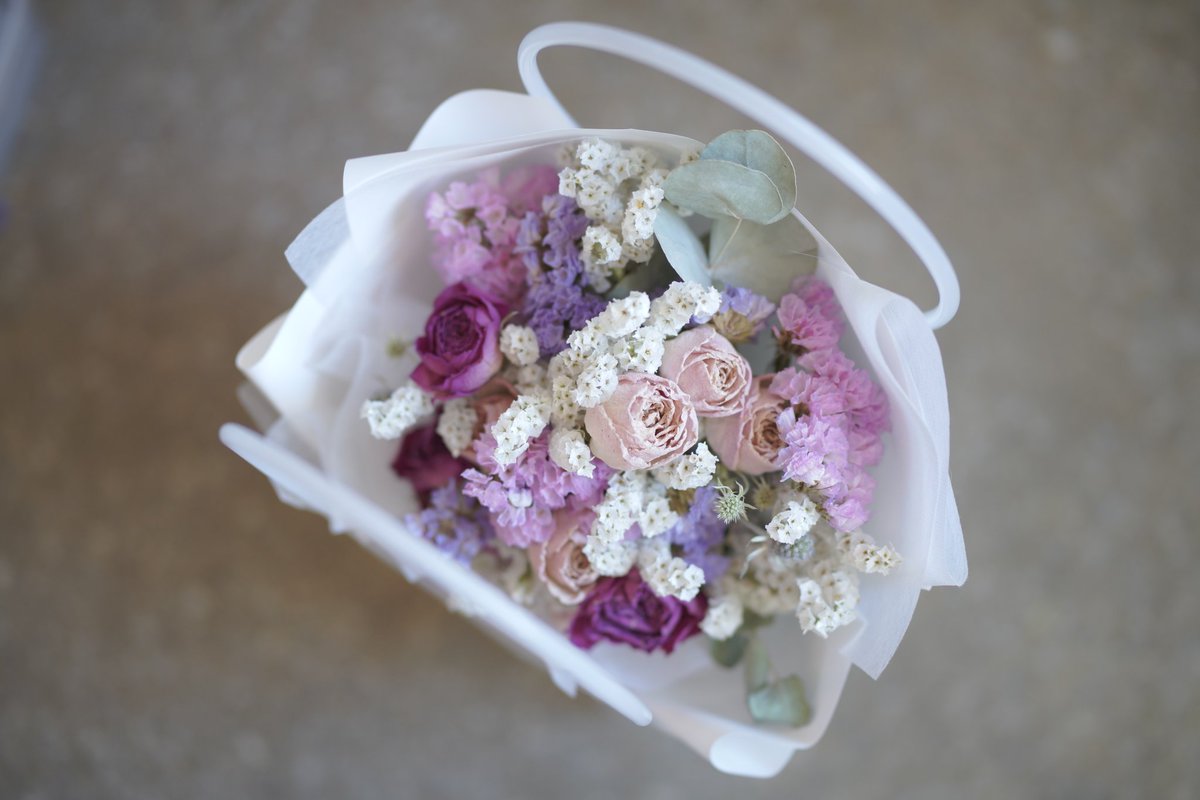 다양한 소재의 미니 드라이 꽃다발