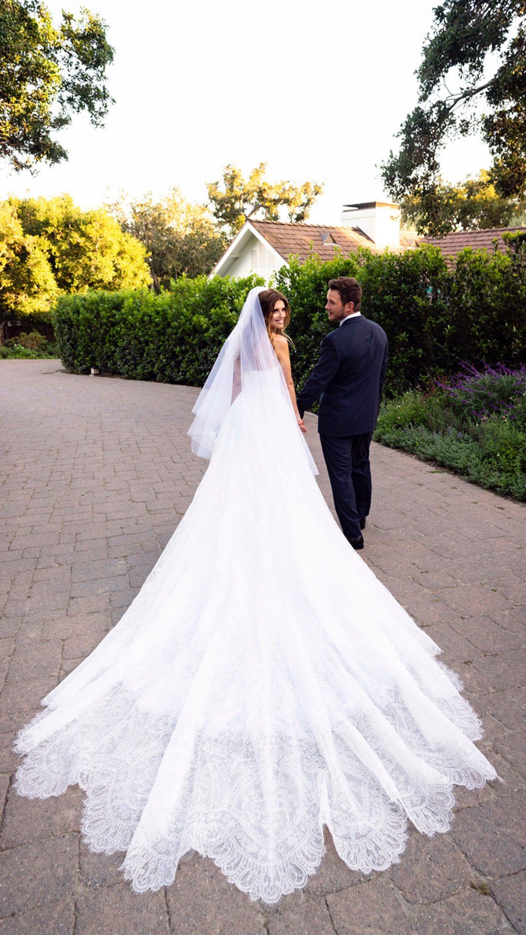 Giorgio armani wedding dresses 2025