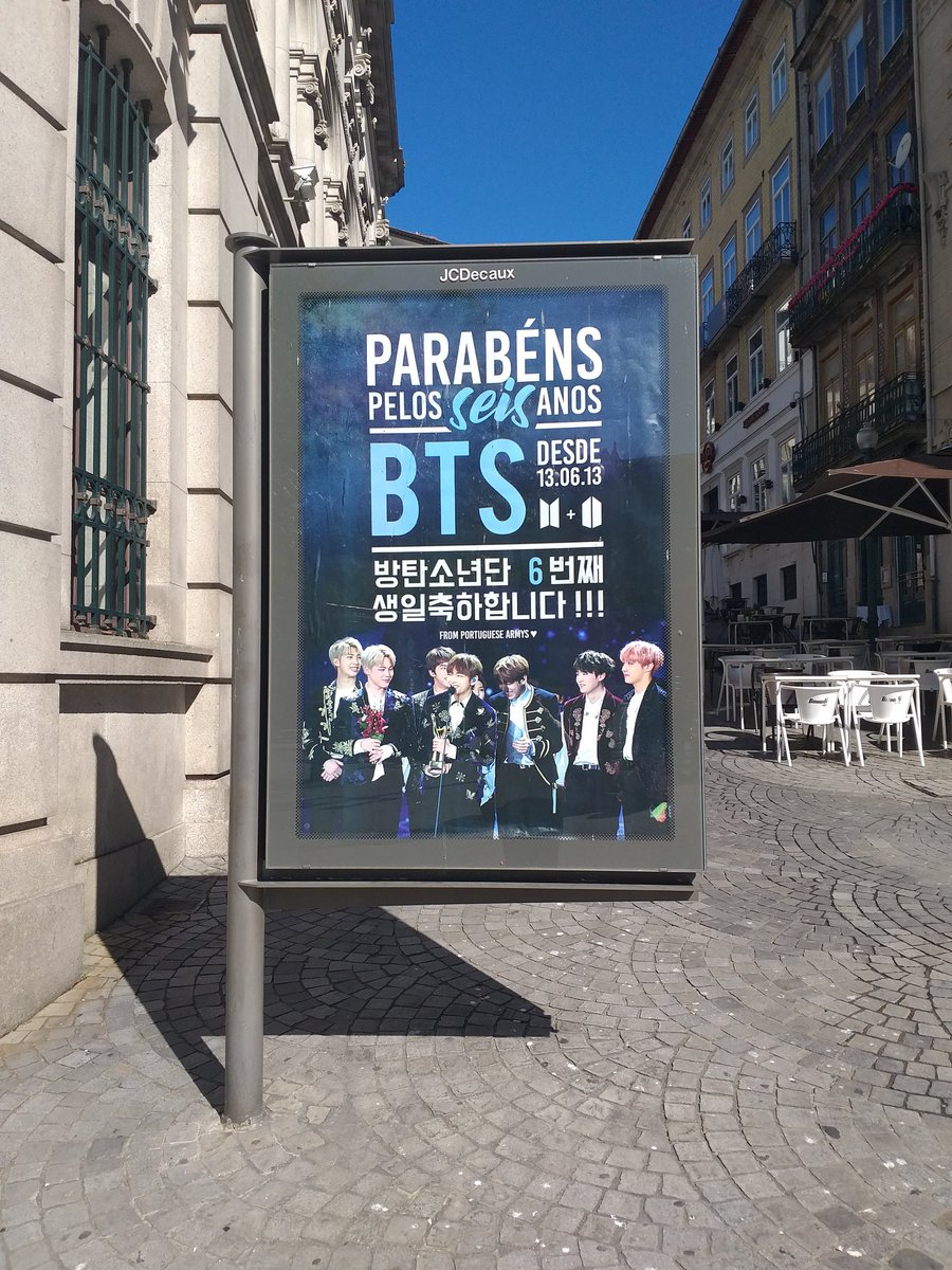 btsportugal's tweet image. Nem acreditamos que, finalmente, conseguimos! 
O MUPI está finalmente exposto em Lisboa, no largo do Chiado, e no Porto, na praça da Liberdade entre os dias 12 e 18 de Junho! 
Sem a vossa ajuda nada disto era possível.😭 @BTS_twt