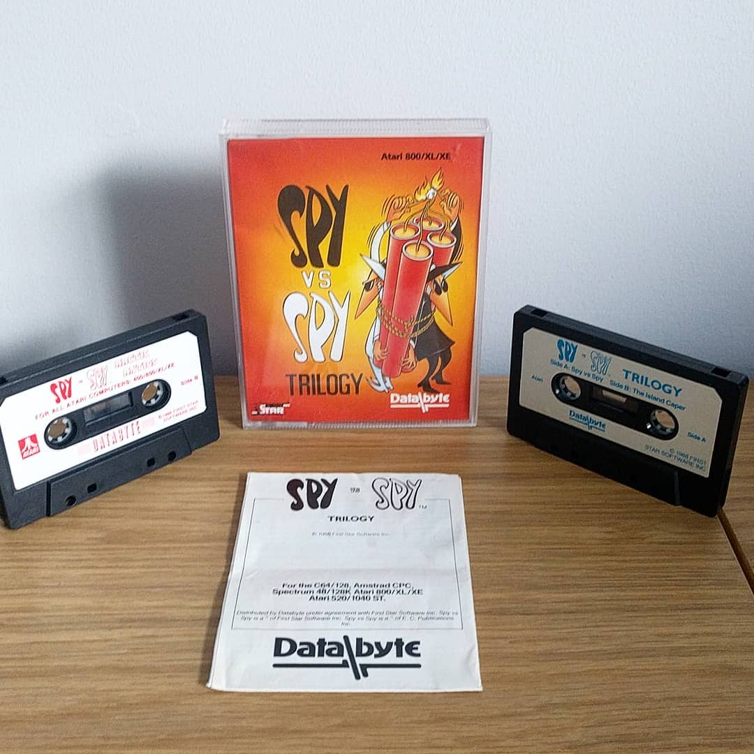 retro_hq's tweet photo. Spy Vs Spy Trilogy - voted the best two player game ever released  back in the 80s and still fun now, this is the Atari 8 bit version 😎👍
#atari #atari800xl #atari8bit #atari65xe #atari130xe #atarist #amiga #c64 #zxspectrum https://t.co/qBS7tQ3YW6