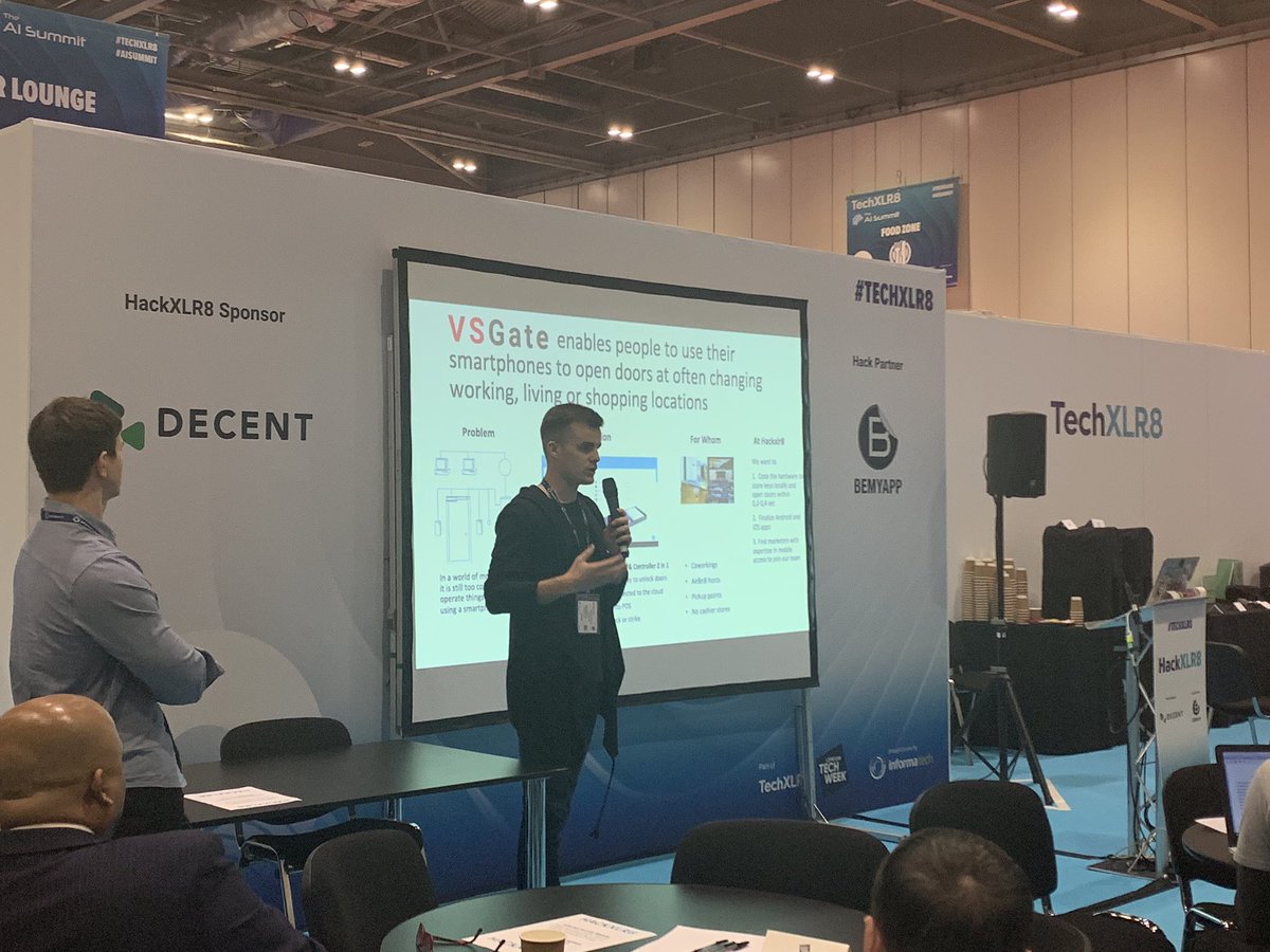 BeMyAppEMEA's tweet photo. We’ve had the intros now it’s time for the 60 second idea pitches! Against the clock to sound your idea and get the best profiles for your team #HackXLR8 @TechXLR8 https://t.co/339RNxvoUK