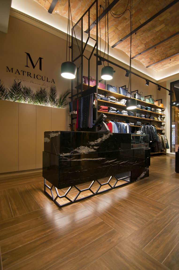 10Decoracion's tweet photo. #proyectos10: detalles y #retail en cada rincón de Matricula Juan Penadés⭐️ | @vitale_estudio ft. @IgnotaDesign https://t.co/ZKPus1KGoa https://t.co/B1Jx9LCiOs