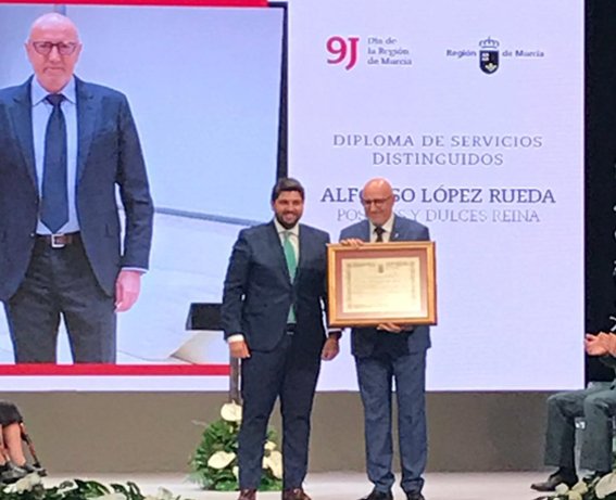 PostresReina's tweet photo. Con este galardón, se ponen en valor los esfuerzos que desde nuestro Grupo Reina se realizan para estar en la punta de lanza de la industria alimentaria a nivel mundial 🎖🍮🥄
Noticia Completa: https://t.co/PyN6ZKJfHf https://t.co/pedU5AtQL4
