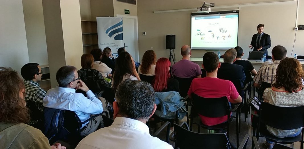 IFR_Group's tweet photo. 👉 "#MicrosoftCloud #AppSecurity  permite bloquear descargas de archivos, alertar de envíos de correos incorrectos, proteger los contenidos y asegurar la confidencialidad de la información" Daniel Palma, Dep. #BusinessIntelligence @IFR_Group #MicrosoftDay #Lleida #Azure  @MSCloud https://t.co/Z5a4NIRn56