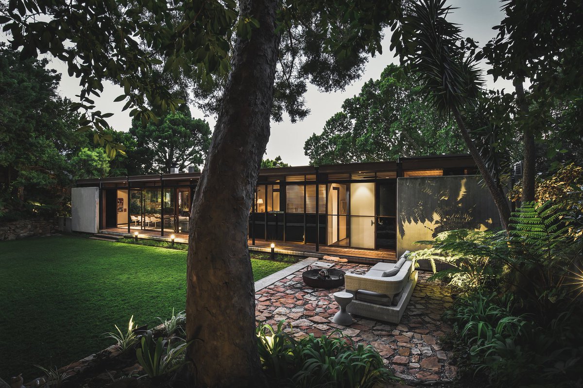 archaiine's tweet photo. House Invermark was originally designed in 1969 and was recently given a face-lift by @_SAOTA. What do you think?
๐ธ: Adam Letch and Stefan Antoni
#CapeTownArchitecture #ArchitectureSouthAfrica #ArchitectureZA
#LocalZADesign #CapeTown #SouthAfrica
#CapeTownSouthAfrica https://t.co/ZzJ7MmcqdC