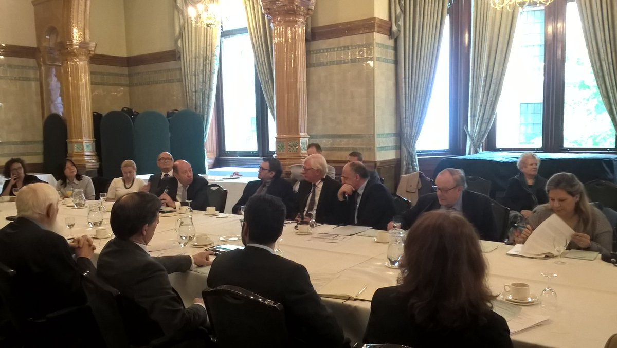 SEESOX's tweet photo. #SEESOX @seesox presenting 'Diasporas of South East Europe and their role in international relations' at Global Strategy Forum #GSF https://t.co/ajUuaRTWUM