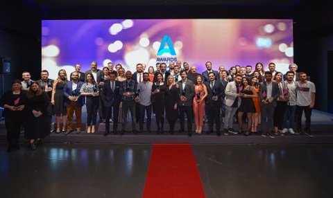 Garaj_Muhendis's tweet photo. Aromatic Projesine Yeni Ödül!

#Aromatic projemize ARVAK’ın düzenlediği A Awards Açıkhava Reklamları Yarışmasında Kentvizyon Sektör kategorisi, En başarılı perakende reklamı ödülüne layık görüldü.
#Aromatic #Kokulureklam #indoor #outdoor #reklamhizmetleri @DominosTR  @AromaticAds https://t.co/BiLi8twOfx