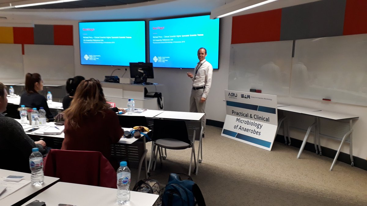 WalesMicrobiol's tweet photo. P&amp;CMAn continues - Michael Perry presenting his first clinical case as part of his HSST training &amp; Anaerobe week!

Michael Perry yn cyflwyno yn ystod y cwrs gan yr UKARU, rhan bwysig o'i addysg a paratoi at waith clinigol! https://t.co/UPFODji1Wm