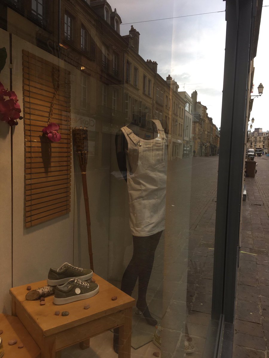 TonyLeclet's tweet photo. Quand t’as le slip qui te rentre dans la raie https://t.co/HHsQqU52O2