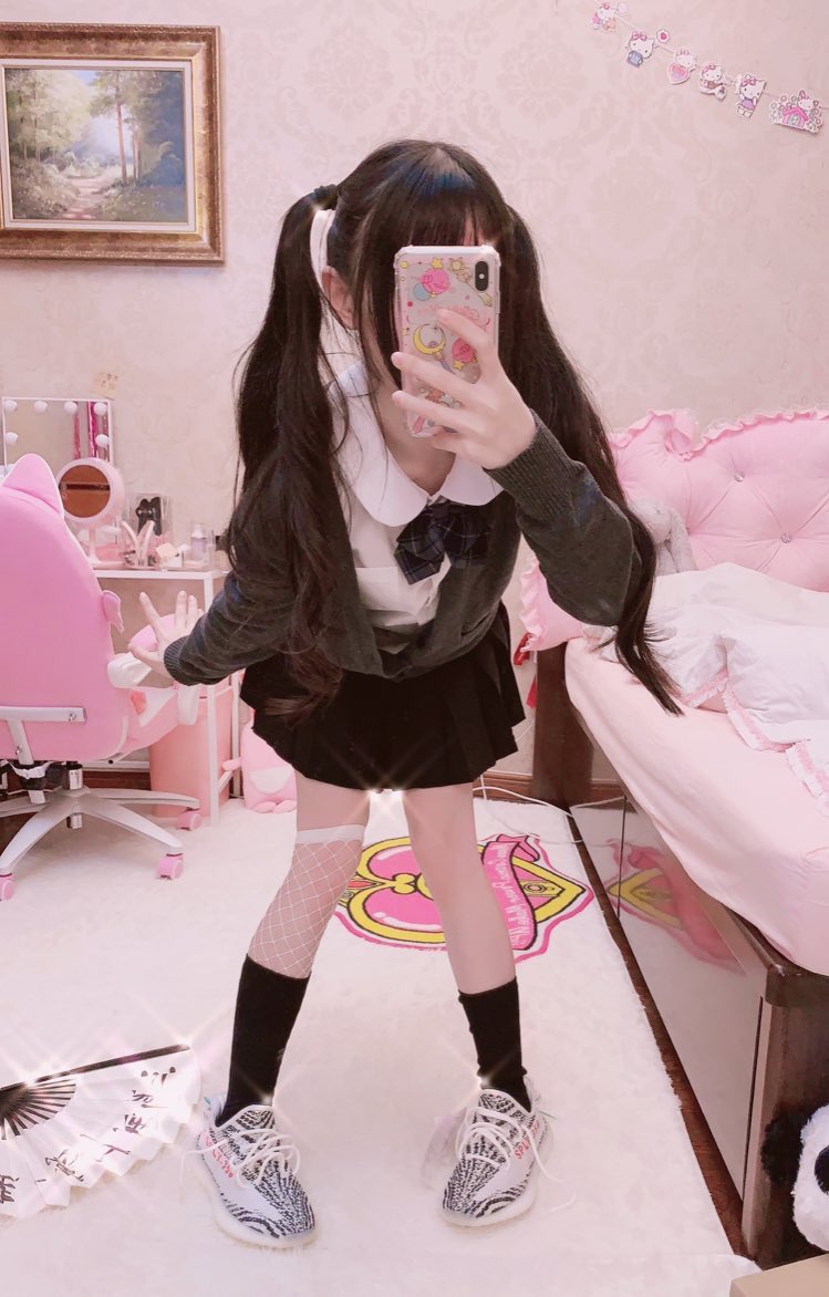 いや靴だけ見せろよ