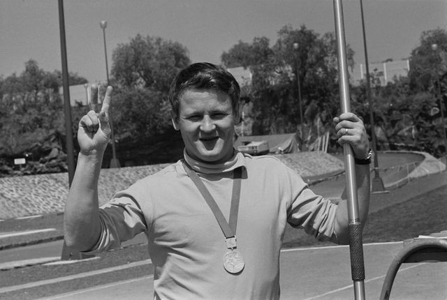 50 vuotta "Äänekosken pikkujättiläisen" ME-heitosta. Jorma Kinnunen paiskasi keihään ME:n 92,70 Tampereella 18.6.1969.
Tulos on edelleen viimeinen virallinen suomalaisen heittämä miesten keihäs-ME.
Kuva: Urheilumuseo/Pressfoto
#respecturheilu #JormaKinnunen #keihäänheitto #ME