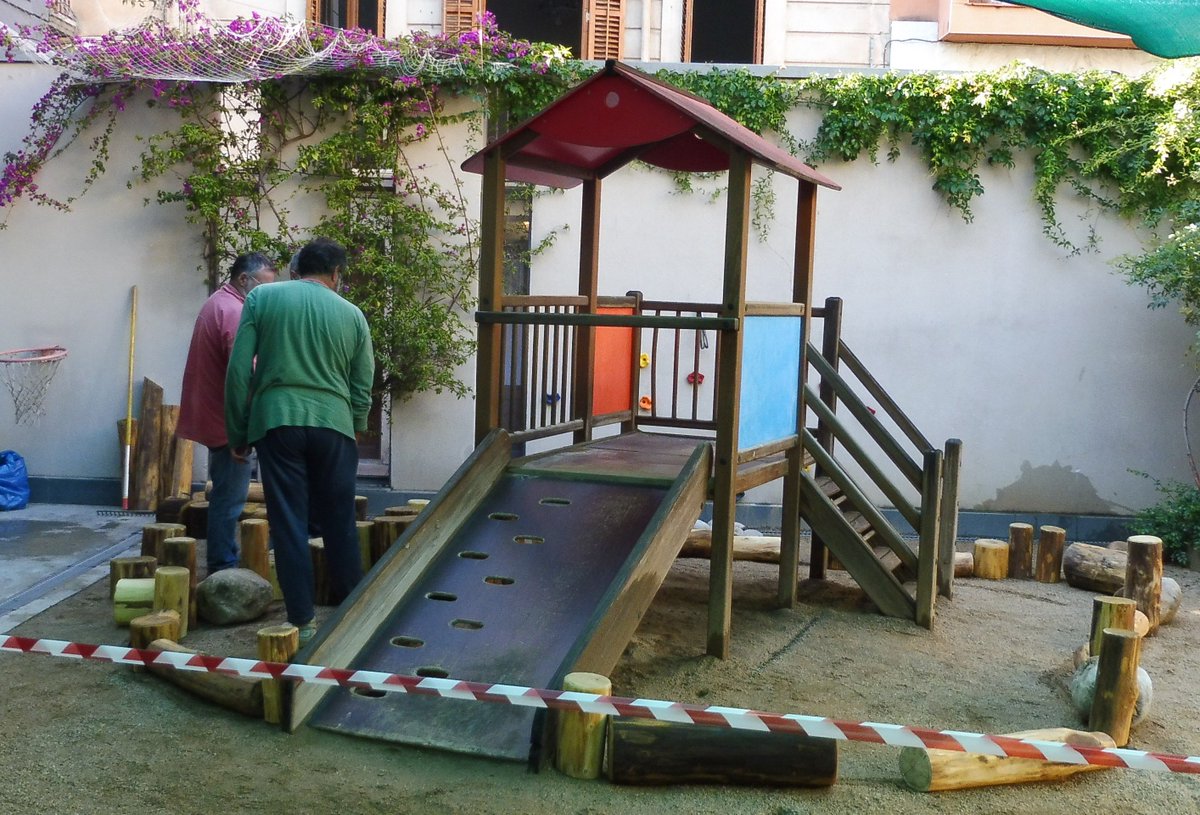 EBMSantMedir's tweet photo. Durant un parell d'anys les famílies de la Comissió del Jardí i l'equip, ens hem reunit per repensar el nostre jardí. Avui amb el suport de @milantaCraft es farà realitat una altre part del projecte. Gràcies per fer-ho possible!. Fent escola, fem comunitat. https://t.co/imRFQBFBKE