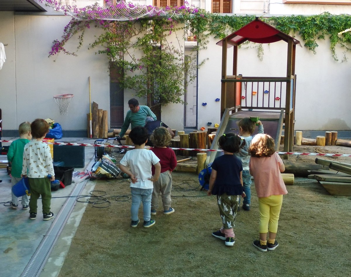 Durant un parell d'anys les famílies de la Comissió del Jardí i l'equip, ens hem reunit per repensar el nostre jardí. Avui amb el suport de <a href="/milantaCraft/">Milanta</a> es farà realitat una altre part del projecte. Gràcies per fer-ho possible!. Fent escola, fem comunitat.