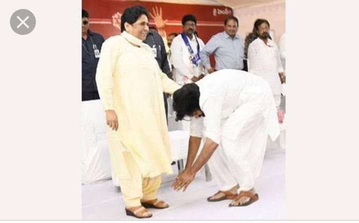 madhuiitb's tweet photo. ప్రధాన మంత్రి కాళ్ళు పట్టుకోవడానికి నేను రాజకీయాలలోకి రాలేదు-పావలా!

మరి మాయావతి కాళ్ళు ఎందుకు పట్టుకున్నావురా బోసడికే !!
#politicalbroker
#packagepartners https://t.co/ojpOesefFh