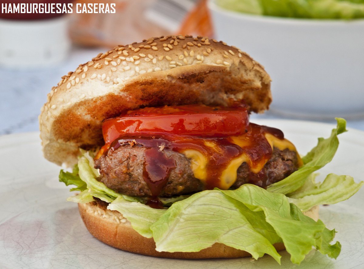 a_LaTurca's tweet photo. Y si prefieres lo tradicional, tenemos una gran variedad en #Pizzas caseras con nuestro sello personal, al igual que nuestras #Hamburguesas y #Ensaladas, ¡ven y descubre el resto de nuestra carta!🍕🍔🥗

#aLaTurca #SantaPola #Kebab #Pizzeria #Restaurante #Turco #Parrillada #Happy https://t.co/kUCDxqj1Rt