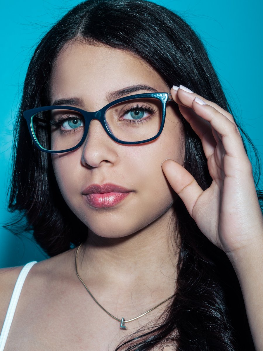 EG_Visur's tweet photo. Miradas resaltadas.

#AlucinoConMisGafas #ElenaGarcía_eyewear #gafas #gafasdepasta #mirada #ojos #óptica #optical #frames #moda #gafasdemoda https://t.co/Ohth1vaunE