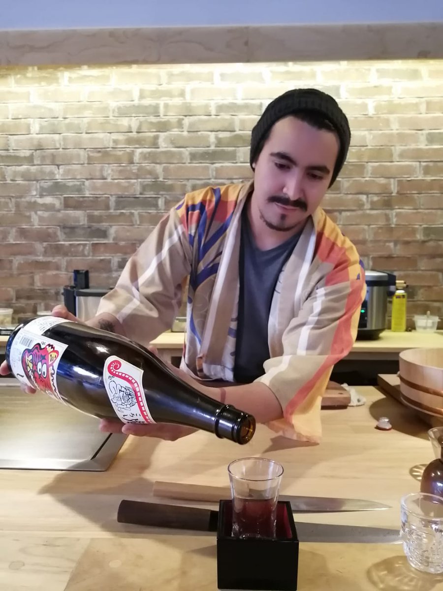 FoodandTravelMX's tweet photo. #GinChan del chef Silverio Cervantes abre de martes a domingo de 13 a 23 hrs. Nigiris, sashimis, makis, y especiales. Variedad de sakes y cervezas japonesas, además de bebidas nacionales. No te pierdas sus cenas maridajes y sus noodles nigths todos los jueves. #Roma Córdoba 132. https://t.co/BWSlpKc4Nk