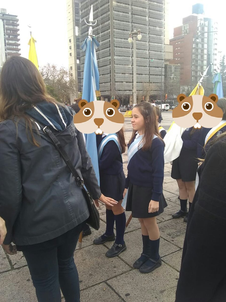 elcoya1977's tweet photo. BUENAS!

Así esperaba hoy mi hija junto a la bandera Argentina para entrar a la CATEDRAL DE LA PLATA, gracias al esfuerzo que hace día a día por ser un poquito mejor

GRACIAS por todos los mensajes de ayer

Espero reponerme pronto

Sepan entenderme

GRACIAS!! https://t.co/J4aoBzdMHz