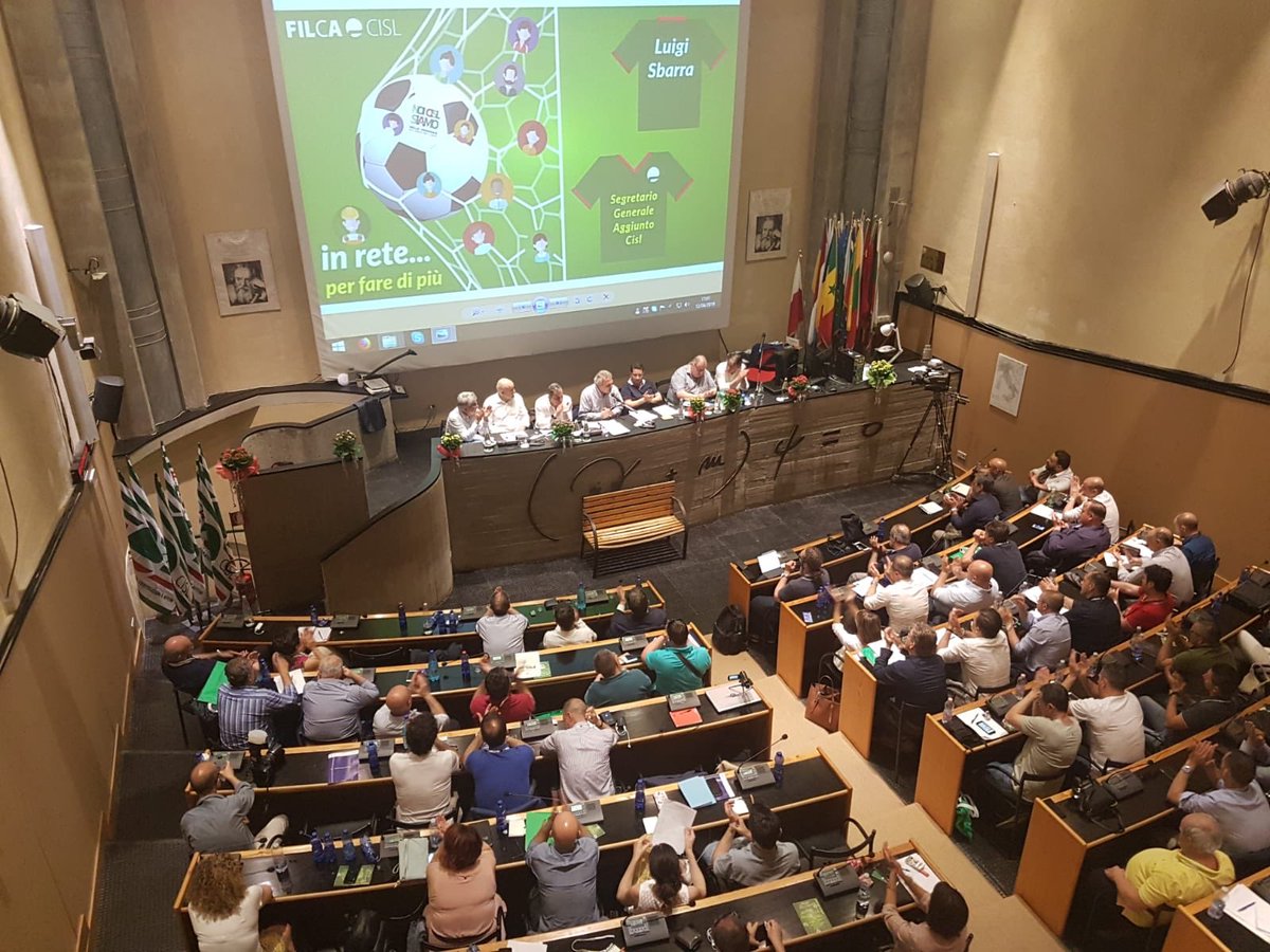 CislNazionale's tweet photo. #12giugno Sbarra:Fare infrastrutture non vuol dire consegnarsi a mistica del cemento, ma dare visione e futuro a Paese, generare 400mila posti di lavoro, rilanciare sviluppo e coesione.Serve partecipazione, non vergognosa deregulation #SbloccaCantieri #FilcaInRete #noiCISLsiamo https://t.co/YMUpsXMVn7