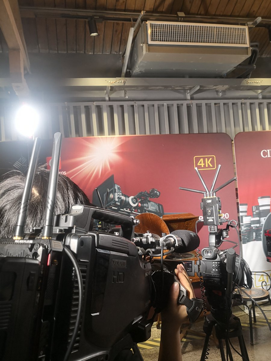 CVWCrystalVideo's tweet photo. Film Innovation Alliance Itinerary Exhibition throughout China -Zhengzhou City, Henan Province👍🌹😍
#CVW #Beamlink #Pro #WirelessVideoTransmission
#cinematographer #videoproduction #LiveEvents #streaming #filmmaker #photographer #broadcasting #filmshooting #exhibition #Redcamera https://t.co/qSfTKaI9RA