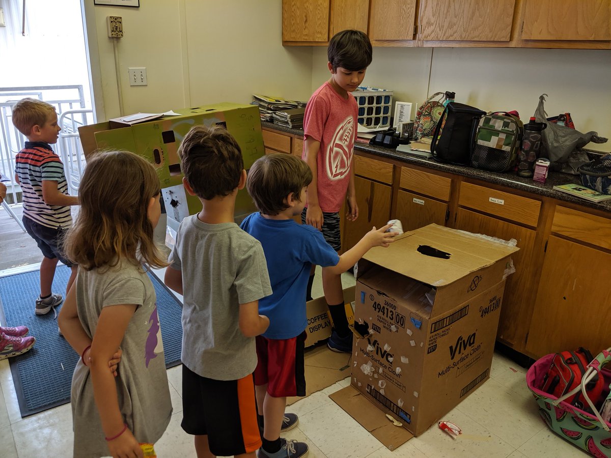 MissPattison4's tweet photo. Caine's arcade has been busy with customers all day! The 4th grade students made amazing games this year! @EatonElemSchool #NHCSChat https://t.co/sT73nJdGsN