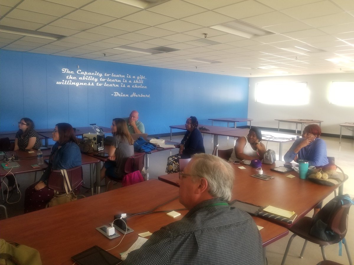 STEMelliott's tweet photo. @STEMelliott & @WhitehavenSTEM teachers #EveryoneCanCode training with @Apple iPad... #summerSTEMlearning https://t.co/3qcICsU9MH