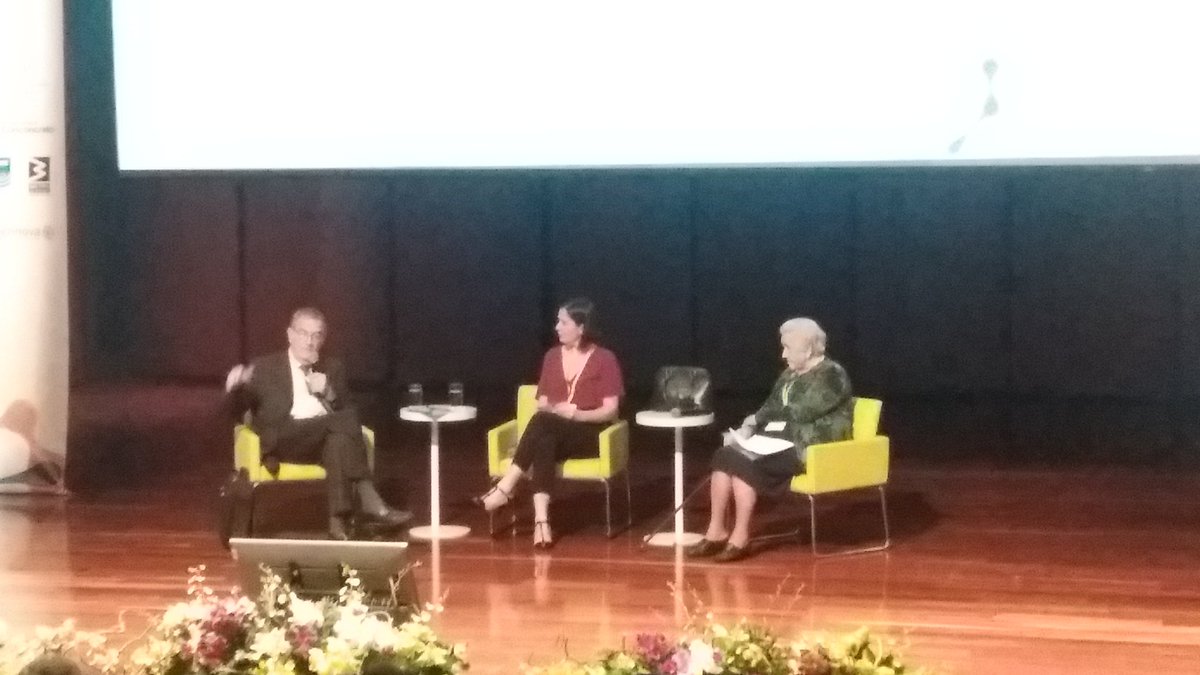 MauricioPerfett's tweet photo. "La ciencia necesita financiación  adecuada...asi como jóvenes investigadores..." dicen Angela Restrepo con el Nobel Harogue en la #CumbreColomboFrancesa en @EAFIT https://t.co/C3imS4x8rS
