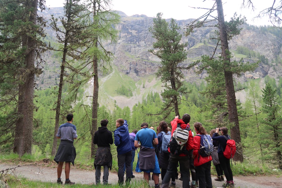 EvansSre's tweet photo. Spotting chamois on Clavadels with @erik_postma and the Swiss field trip students #fieldCH https://t.co/EBsO8VAVjs