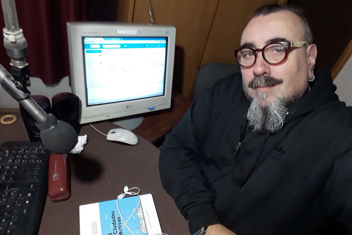 ormorobass's tweet photo. Hasta el viernes, de 8 a 12 en https://t.co/MAUI0sbZeI #omega105.1 Siempre es una maravillosa experiencia!!! https://t.co/ITlViHun4P