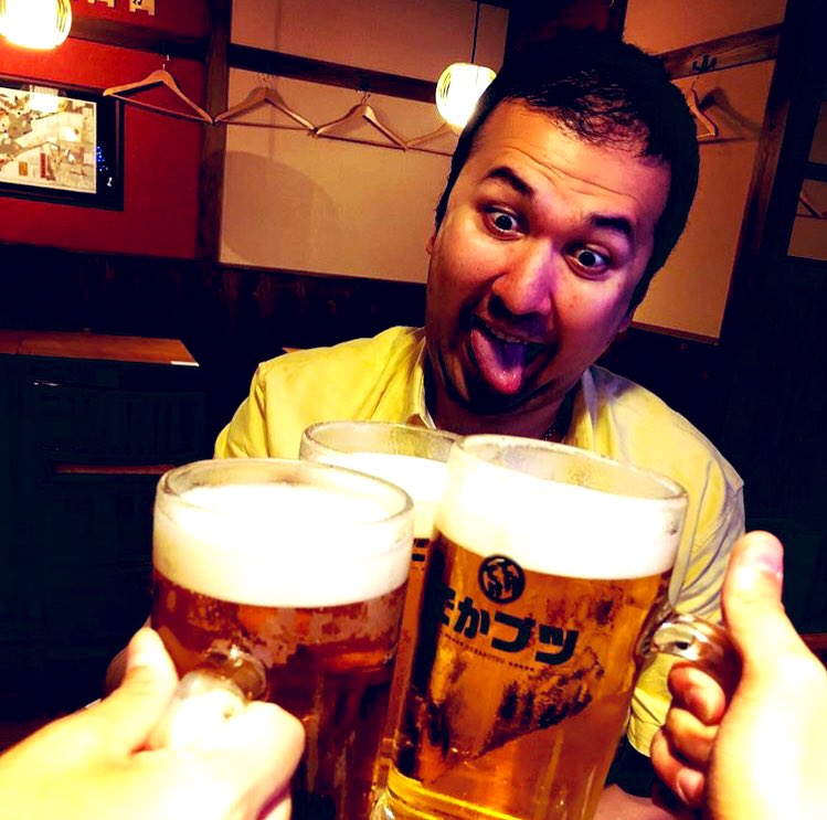 ALdisCode's tweet photo. #Member File No.03
Dr: Aneesh(アニーシュ) NO垢
190オーバーの自称チキン野郎 常に酒気帯びだがテンポキープには定評がありかなりのパワーヒッターである 便意を大人の尊厳と呼ぶ独特の美的感覚を持っている
合言葉は #BEER(ビアァー!)
#メンバー紹介 #aldiscode #aldis https://t.co/A6nB4kROBr