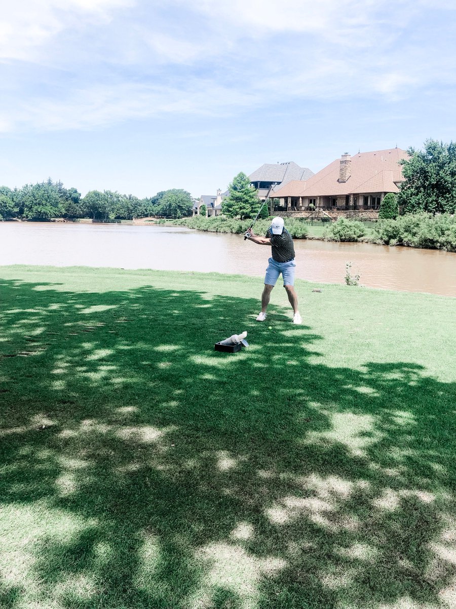 USDataworks's tweet image. On Monday the #USDataworks team kicked off the week by sponsoring two holes at the 2019 Bankers Bank Annual Golf Tournament! It was a great day filled with beautiful weather and exciting conversations with #Oklahoma bankers!