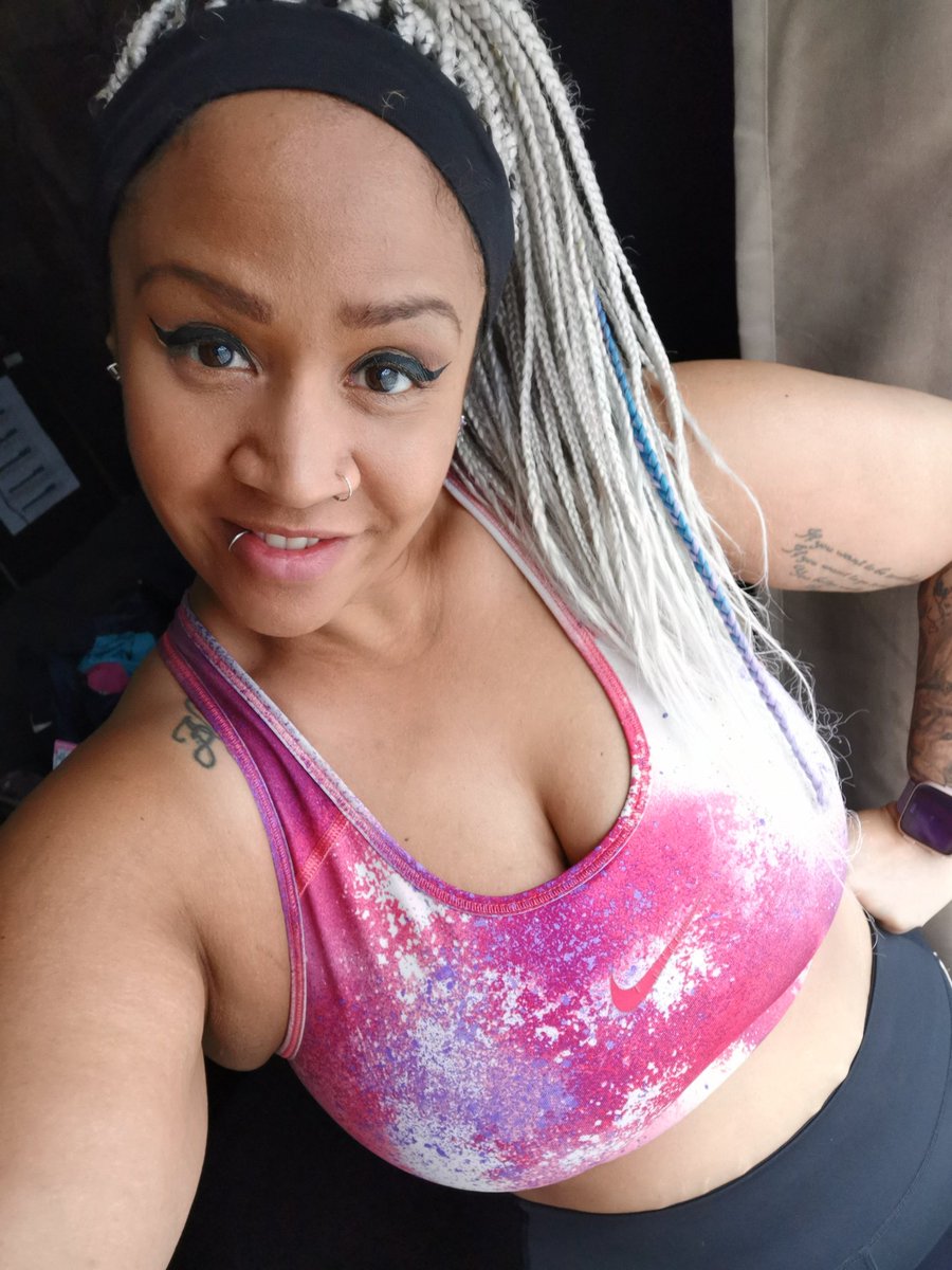 carol_ann_pt's tweet photo. I for one am grateful for @Nike and their plus size range.
When I started my journey at size 18 years ago there was no fashionable fitness wear.
Size 12 now but still need the larger sports bra. More brands should definitely follow suit!
#imwithnike
#fitgirls
#thickandfit https://t.co/rL46grOiQq