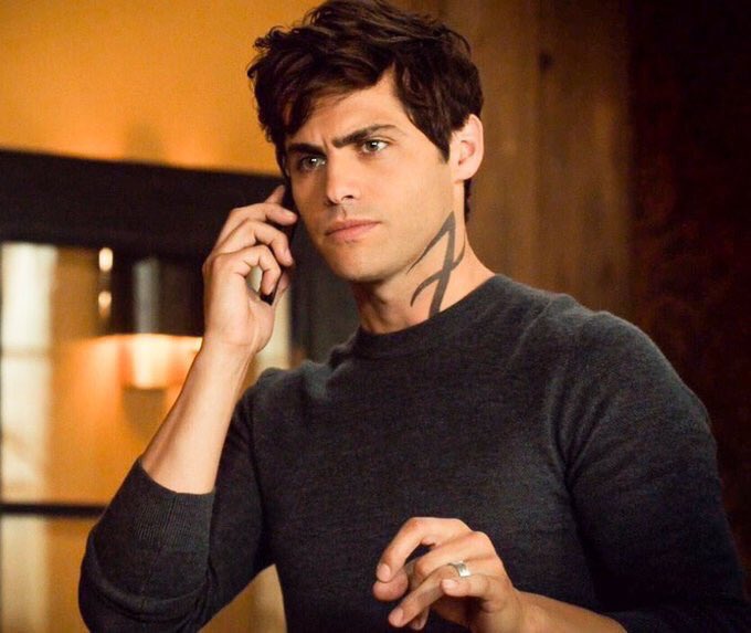 5. Alec Lightwood / Shadowhunters