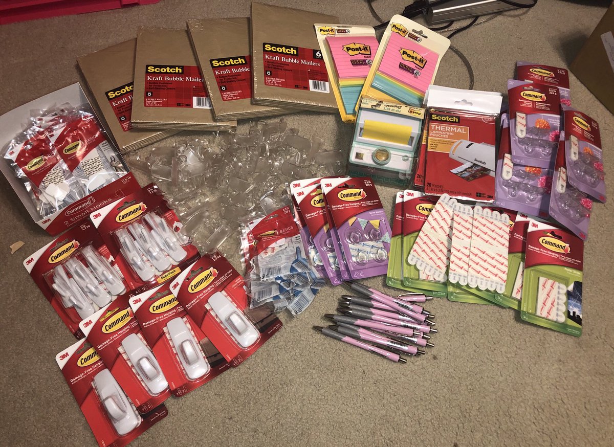 kelleymarkland's tweet photo. Thank you @NAEIR for helping teachers get supplies for next to nothing!! I’m ready to get all the things hung in my room! #commandhooks #postits https://t.co/ebosgemmJz