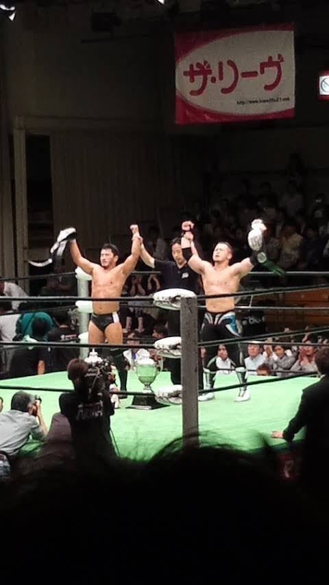 hamaetsu3796's tweet photo. このタグで青木選手のことにも触れていいとのことなので…2012年追悼興行にて。鈴木鼓太郎&青木篤志組。 #三沢光晴追悼 https://t.co/tNJrzRRdzK