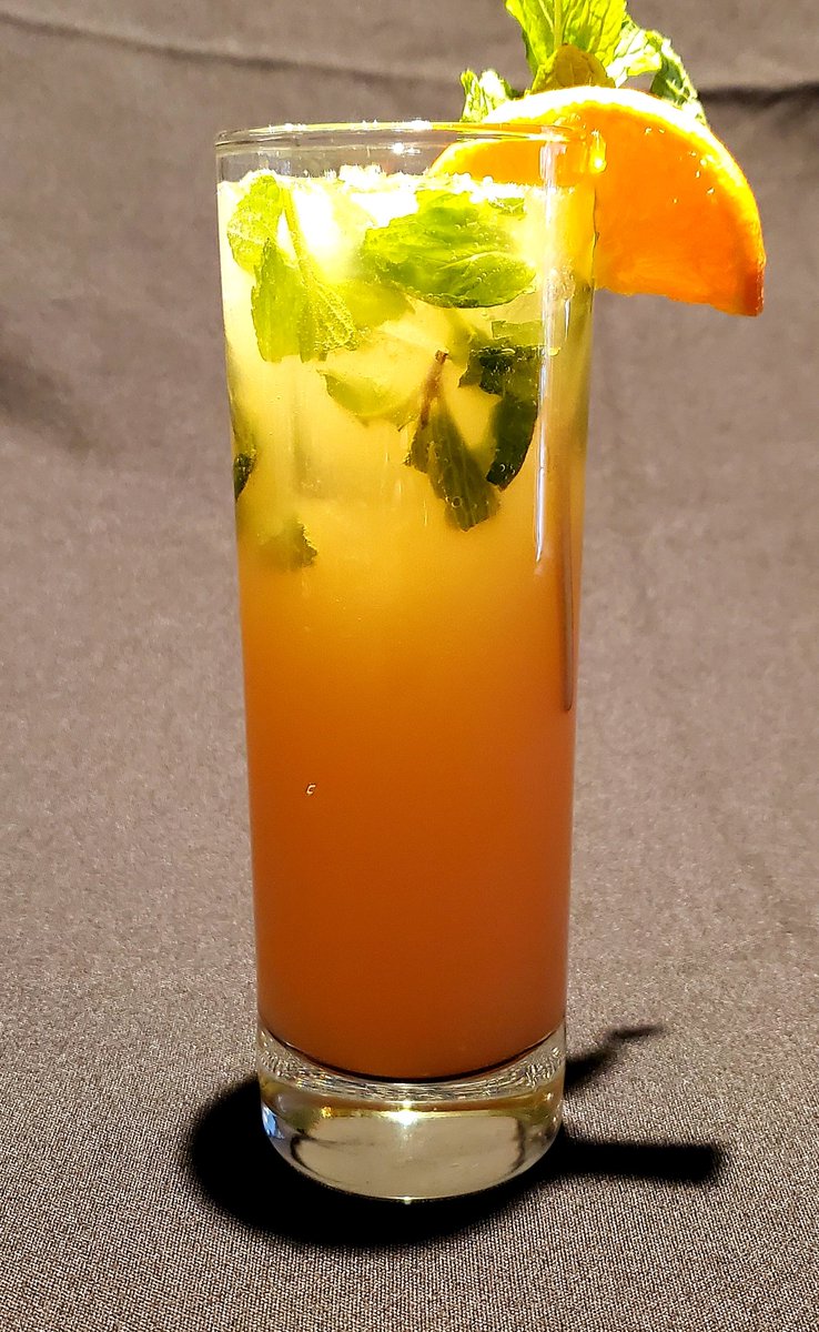 DBurnhams's tweet photo. Hello Summer!☀️Stop by @DBurnhams in @RenCincyDT  for #HappyHour Mon-Fri from 4pm-7pm.  We'll be serving cool &amp; refreshing cocktails crafted by our awesome bartenders🍸🍹☀️
#Cincinnati #cocktails #HappyHour #CraftCocktails #RenCincy https://t.co/qJsJ4z6L3X
