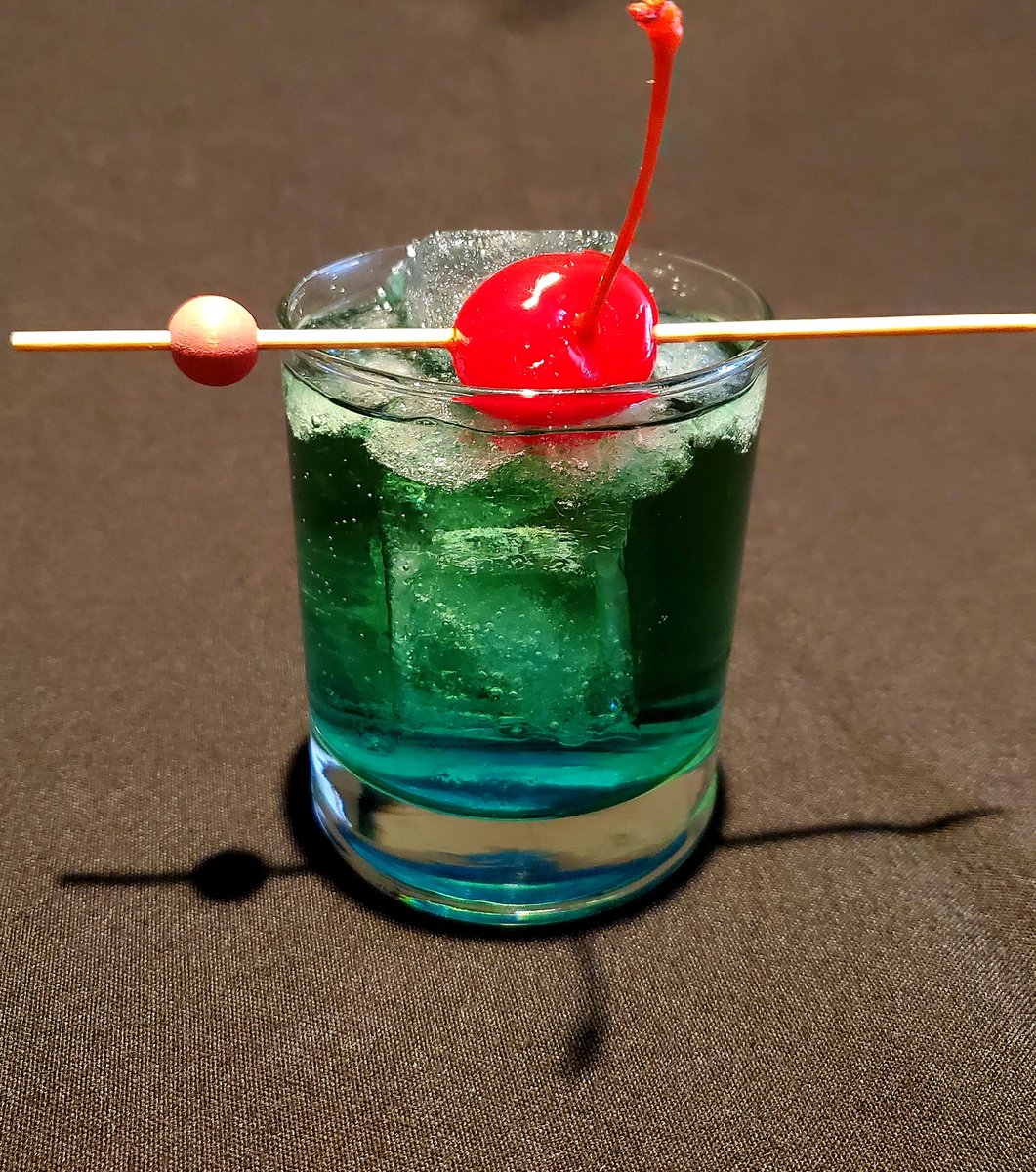 DBurnhams's tweet photo. Hello Summer!☀️Stop by @DBurnhams in @RenCincyDT  for #HappyHour Mon-Fri from 4pm-7pm.  We'll be serving cool &amp; refreshing cocktails crafted by our awesome bartenders🍸🍹☀️
#Cincinnati #cocktails #HappyHour #CraftCocktails #RenCincy https://t.co/qJsJ4z6L3X
