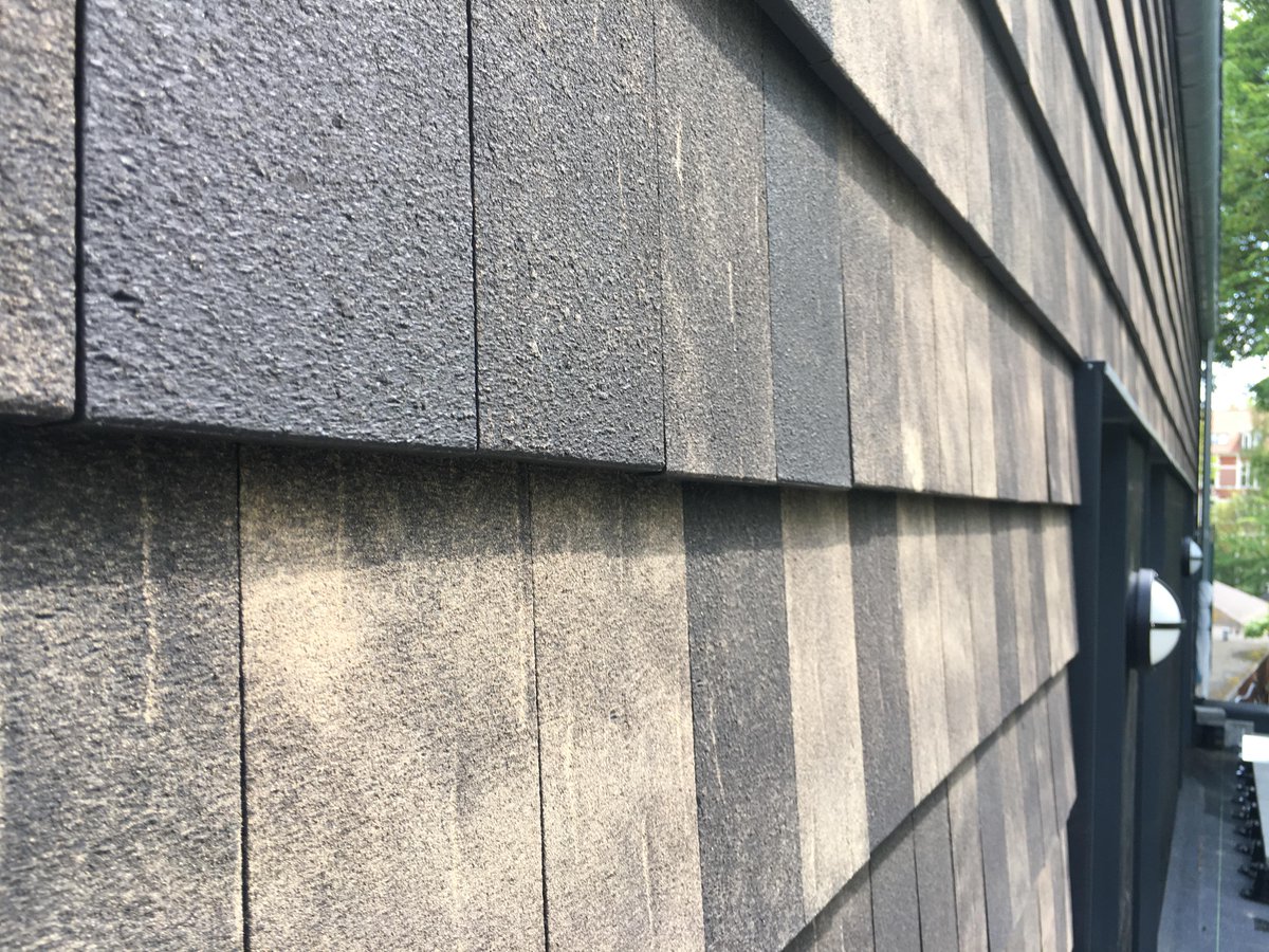 ArchitileNL's tweet photo. VIDAR Copenhagen - Silky Black🌑

In Aarhus heeft Midtbyens dagopvangafdeling Sølystgade ervoor gekozen om de gevel van hun nieuwe huis met de Vidar te bekleden.

Het samenspel van kleuren geeft het gebouw een stijlvol en elegant design dat perfect in harmonie is met de omgeving. https://t.co/S6mlzDV9UF