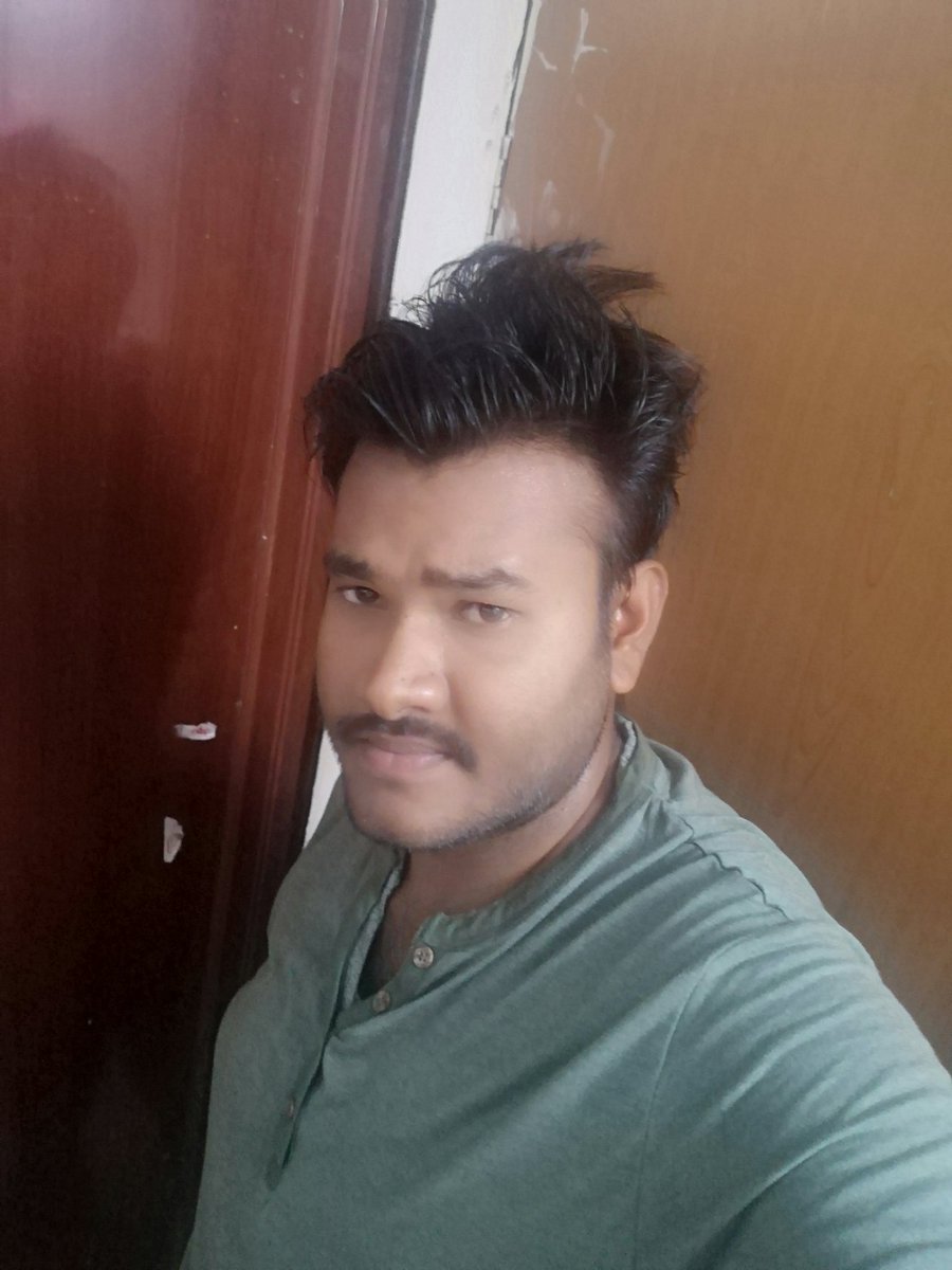 LakshmanMachar1's tweet image. Here is my self in gaming mode. @Rahamanbasha2
@krishna1334 @acidkidrock #GameOverWithMN