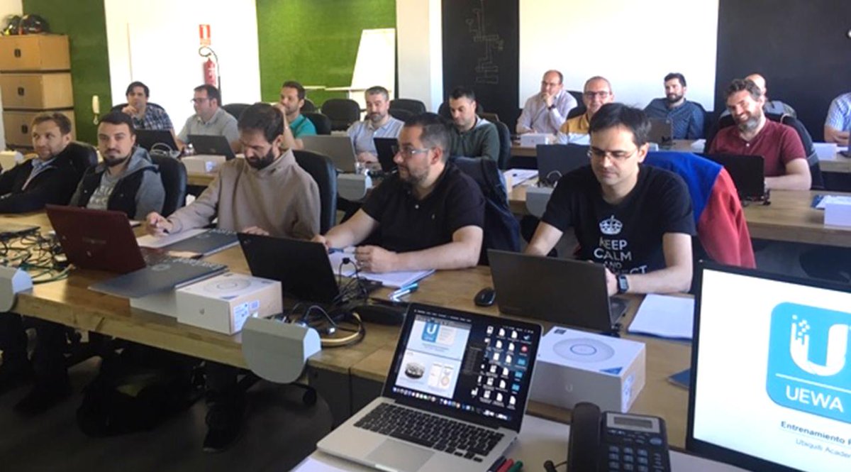 Landashop's tweet photo. Hoy comienza en madrid curso @ubnt #UEWA + #UBRSS de @Landashop y próxima semana haremos lo propio en Barcelona. ¡Últimas plazas con descuento! 🤑https://t.co/yYnooekoDb https://t.co/6AnLx7e5Zd