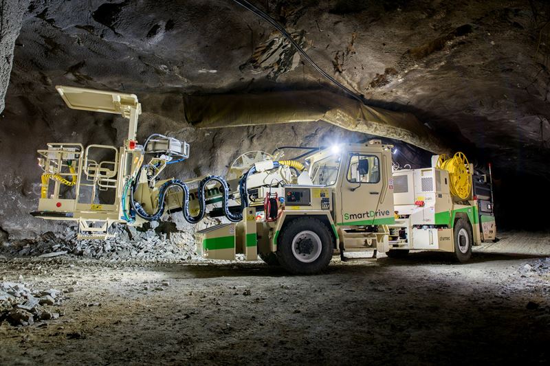 im_mining's tweet photo. .@NormetGroup made history with its #SmartDrive range by demonstrating #batteryelectric #emulsion #charging in a producing #underground #mine on June 4 at #Pyhäsalmi #mine, #Finland with its #Charmec MC 605 VE SD #charger #theelectricmine #futureofmining https://t.co/ZJkjshz0h9 https://t.co/ztYlGCVqc1