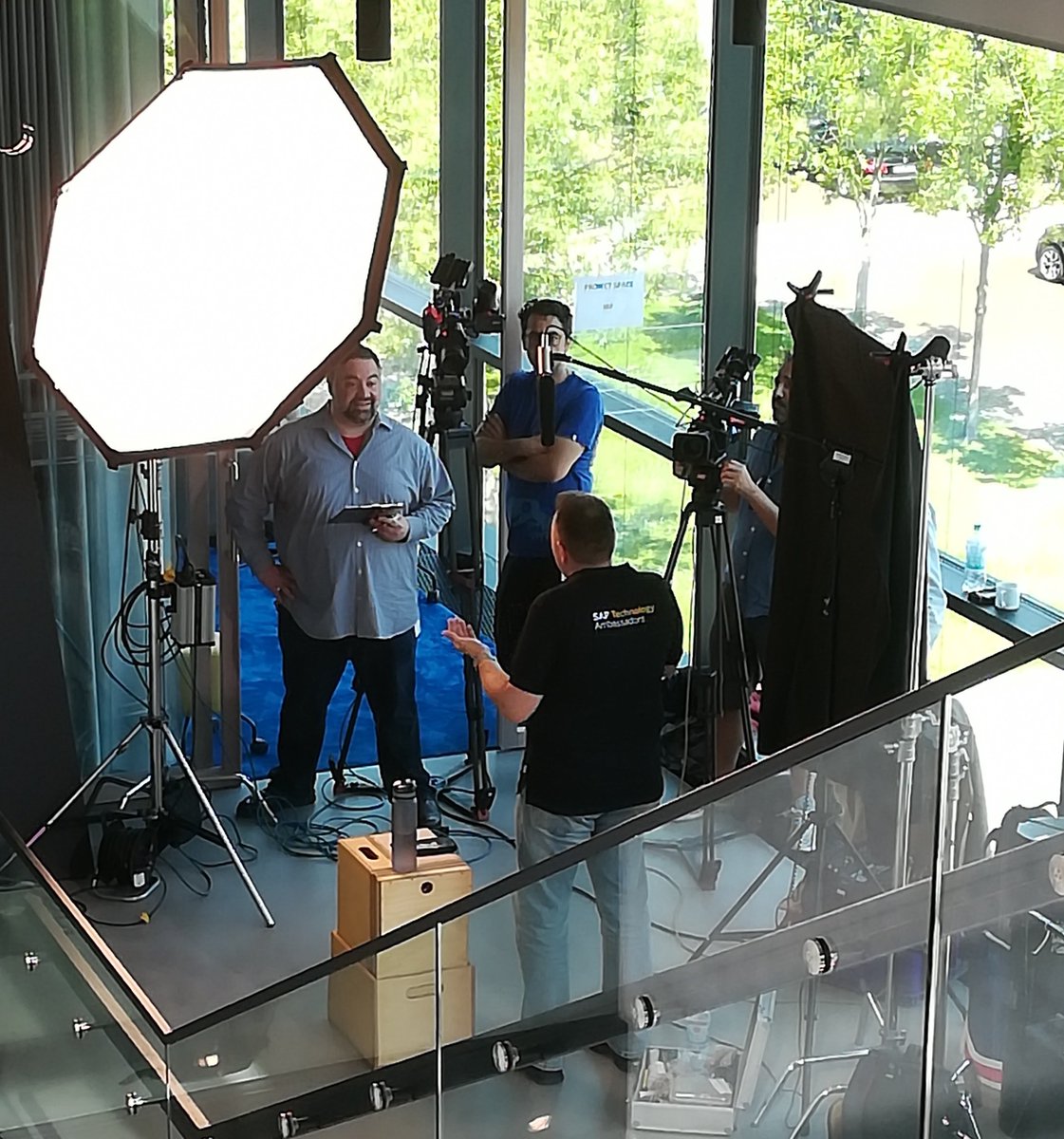 CamCrewGermany's tweet photo. Our #Panaura in action again! Last week we shot a high end corporate film in Walldof near Frankfurt &amp; our #cameracrew used this fantastic light again - powerful, soft &amp; versatile! Our clients were more than pleased with the footage &amp; we thank our guys for doing such a great job! https://t.co/0ejdOvqr1G