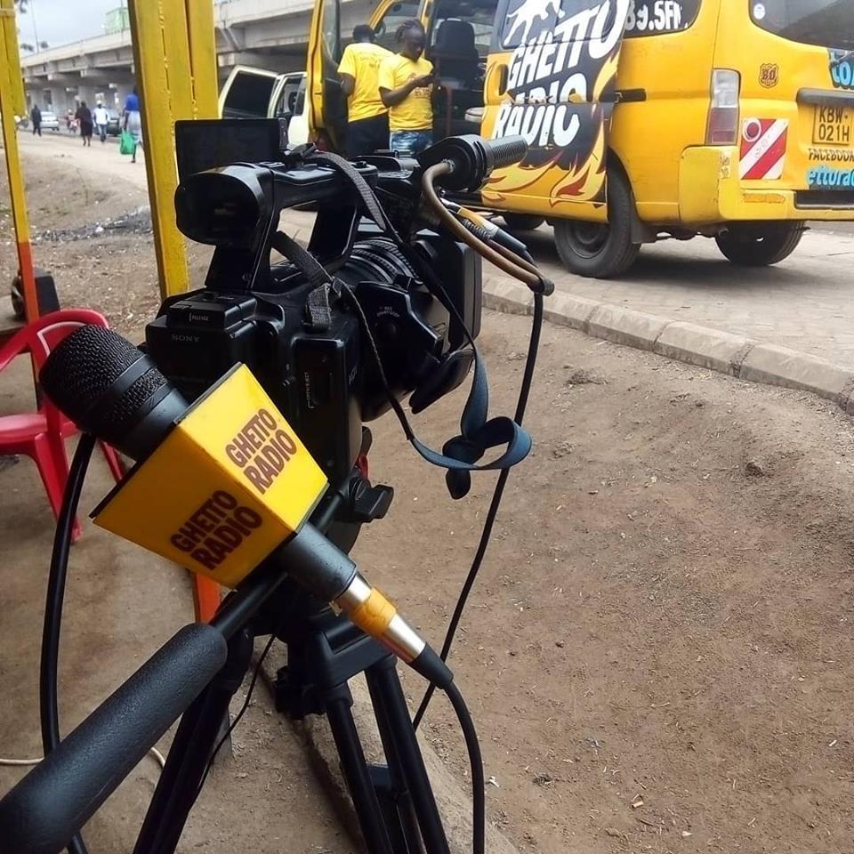 GhettoRadio895's tweet photo. Tambua mtaa na @DjBlingGhetto &amp; @ABonokoDeh
https://t.co/dvDryCtgvc 

#Goteana inakubambia area code gani? https://t.co/XopBD5bWEl