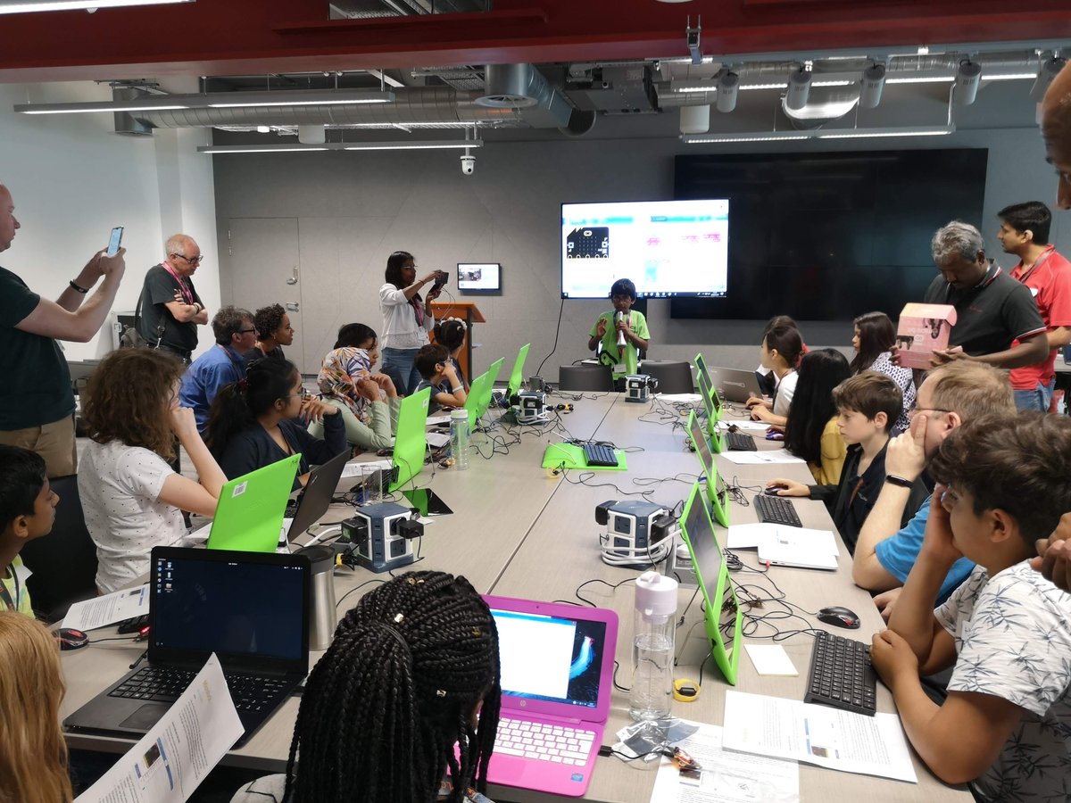 BrianLinuxing's tweet photo. New post:
May the Fourth be with you: the All London Raspberry Pi Jam Summer 2019
https://t.co/il8eZ4hKiu
Couldn't make it? Want to know what happened and the #free fun had by all at #LonPijam ? That's the great Aaron leading a workshop at our #RJam
Please retweet for reach:) https://t.co/mDQmskpTix