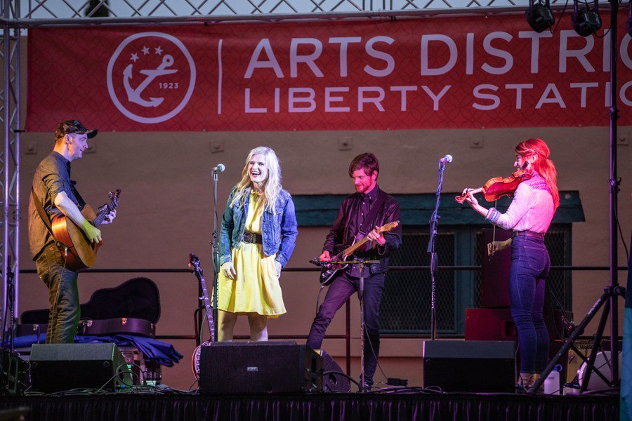 AmericanaHiways's tweet photo. Show Review: New Reveille Sang Sweet Harmonies at San Diego's Liberty Station @newreveille @liberty_station #americanamusic https://t.co/8QXgA88zKN https://t.co/g4olm0hyFM