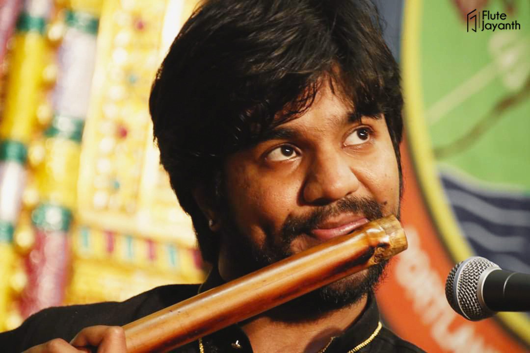 FluteJayanth's tweet photo. Some moments from the recent concert in Portland!
P.C - Sriram

#FluteJayanth #CarnaticMusic #CarnaticFlute #Musicforthesoul https://t.co/i9qnJlvUBr